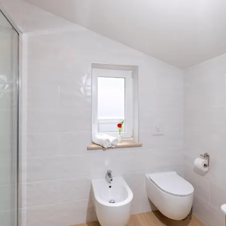 Ferienhaus Villa Camellia mit privatem Pool im schönen und ruhigen Trget