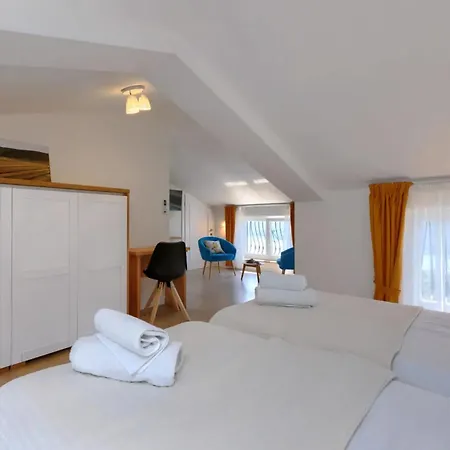 Villa Camellia mit privatem Pool im schönen und ruhigen Trget Ferienhaus Trgetari