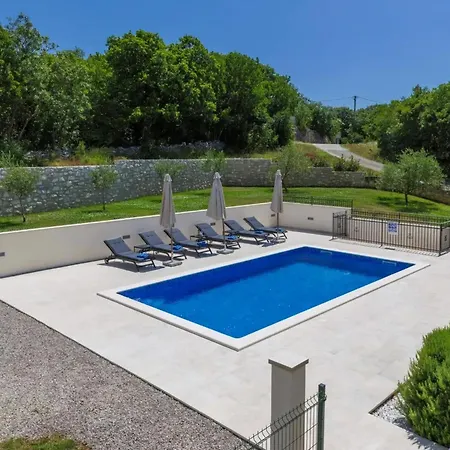 Villa Camellia mit privatem Pool im schönen und ruhigen Trget Ferienhaus *
