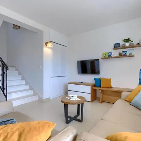 Villa Camellia mit privatem Pool im schönen und ruhigen Trget Ferienhaus *