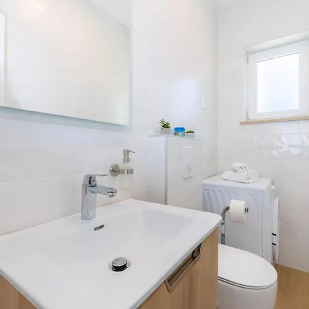 Villa Camellia mit privatem Pool im schönen und ruhigen Trget * Trgetari