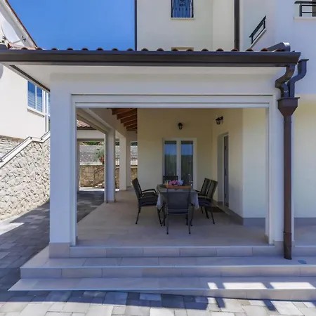 Villa Camellia mit privatem Pool im schönen und ruhigen Trget