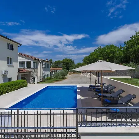 Villa Camellia mit privatem Pool im schönen und ruhigen Trget Trgetari